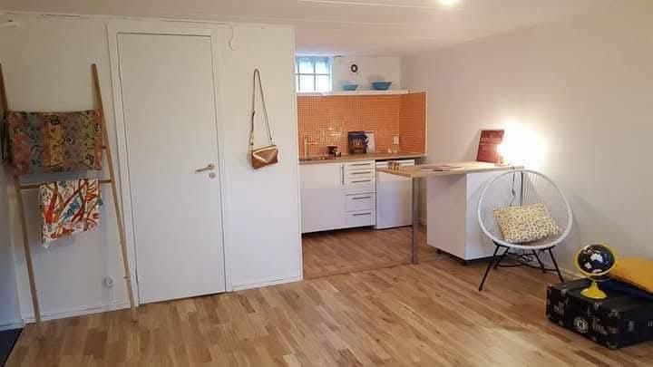 1-room apartment in Älvsjö, Sjättenovembervägen - image 1